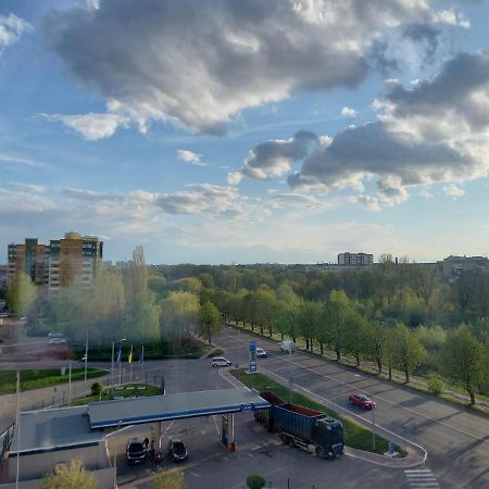 Однокімнатна Квартира В Центрі, На Вулиці Набережна,10 З Парковкою Lutsk Exterior photo