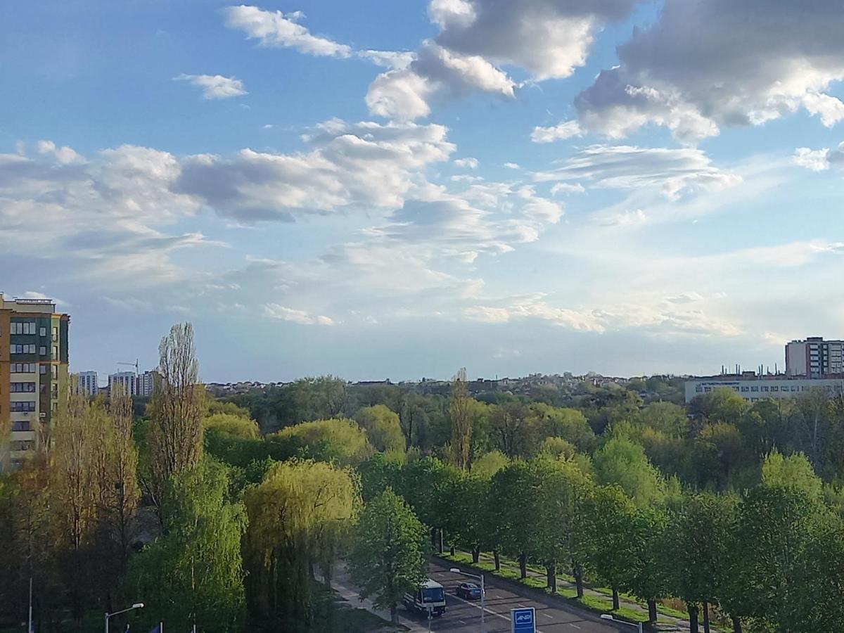 Однокімнатна Квартира В Центрі, На Вулиці Набережна,10 З Парковкою Lutsk Exterior photo