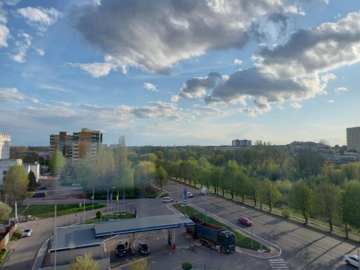 Однокімнатна Квартира В Центрі, На Вулиці Набережна,10 З Парковкою Lutsk Exterior photo